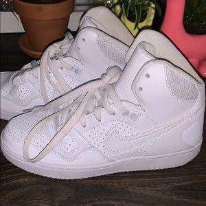 Women’s Air Force one hightops😍